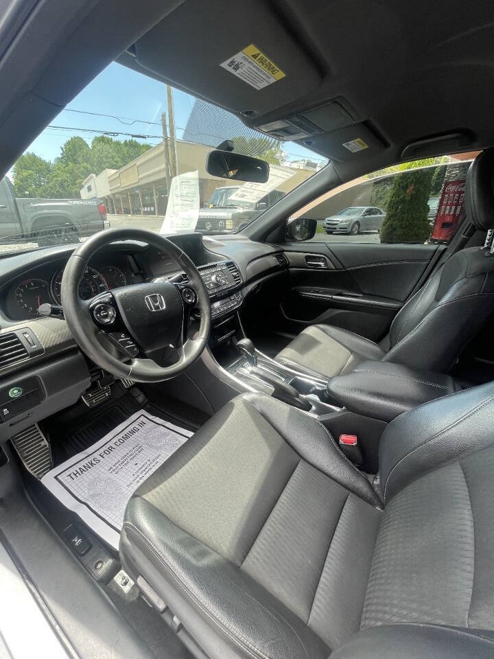 Used 2017 Honda Accord Sport image 13