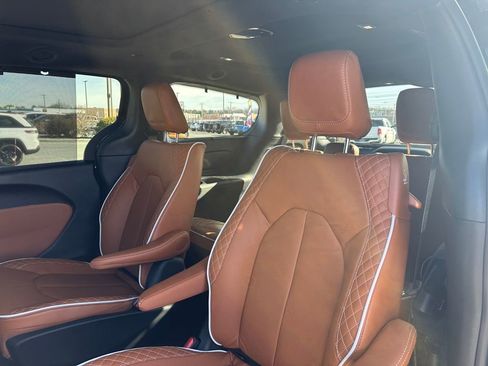 New 2026 Chrysler Pacifica Pinnacle FWD image 23