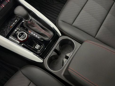 Used 2024 GMC Canyon AT4X image 26