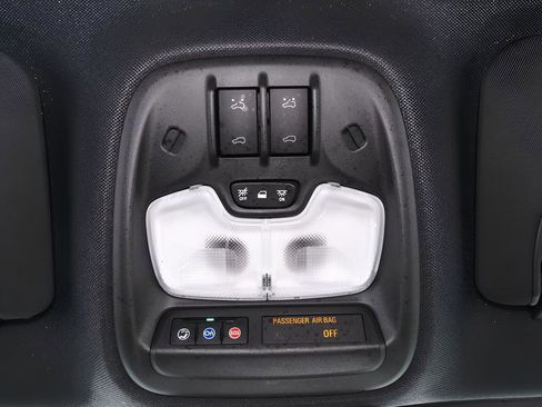 Used 2025 GMC Canyon Denali w/ LPO, Denali Black Edition AWD/4WD image 19