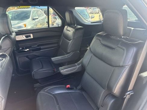 Used 2022 Ford Explorer ST w/ Equipment Group 401A AWD/4WD image 8