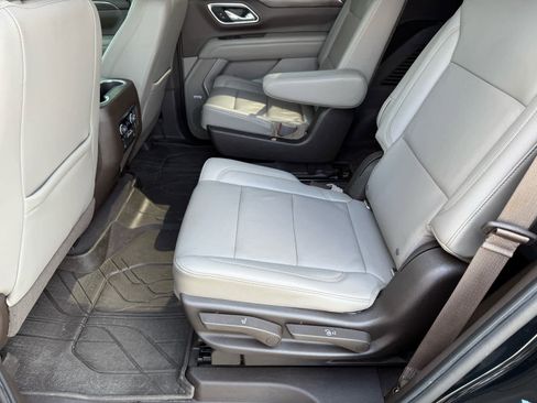 Used 2021 Chevrolet Tahoe Z71 w/ Z71 Signature Package image 11