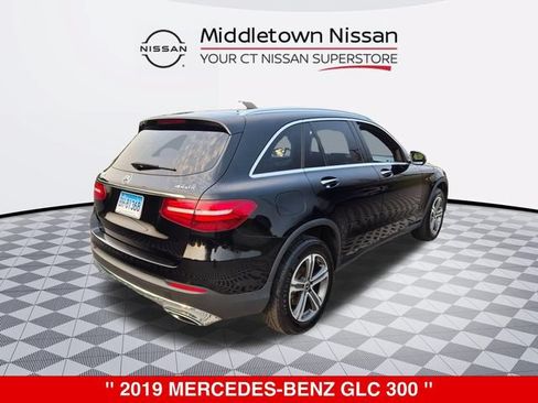 Used 2019 Mercedes-Benz GLC 300 4MATIC image 3