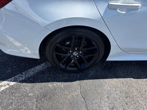 Used 2025 Honda Civic Sport image 32