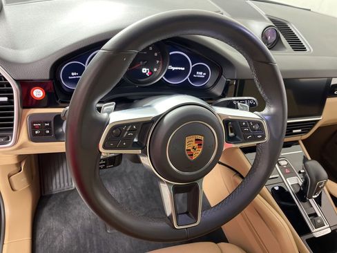 Used 2019 Porsche Cayenne Base image 28