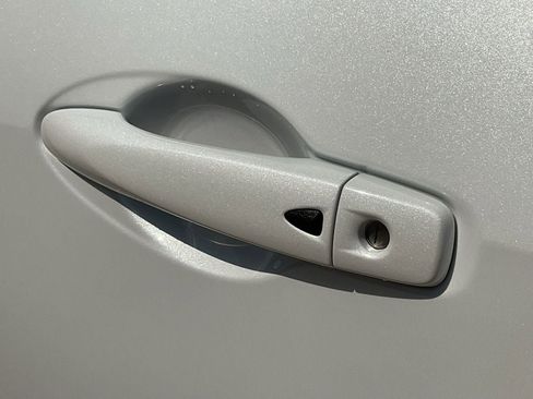 New 2025 Nissan Versa SR w/ Trunk Package image 9