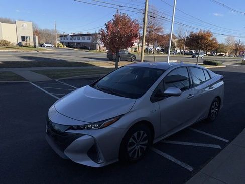 Certified 2020 Toyota Prius Prime LE image 4