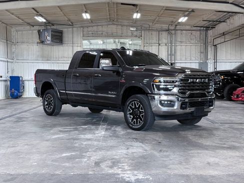 Used 2025 RAM 2500 Limited AWD/4WD image 1