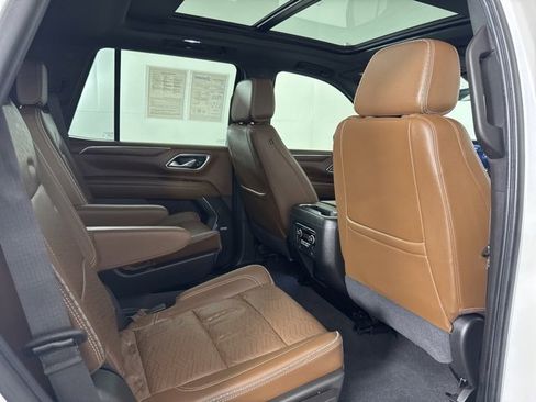 Used 2021 Chevrolet Tahoe High Country w/ Premium Package image 17