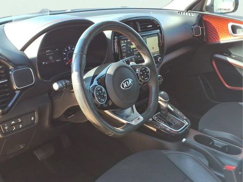 Used 2020 Kia Soul GT-Line FWD image 8