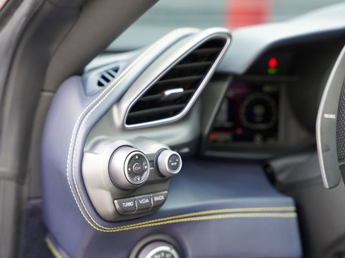 Used 2017 Ferrari 488 GTB RWD image 17
