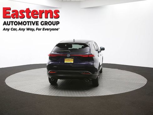 Used 2024 Toyota Venza LE image 37