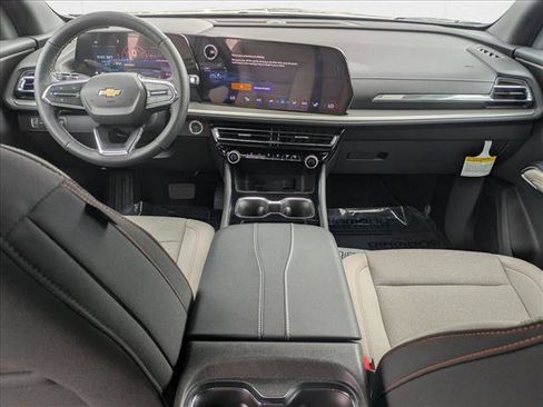 New 2025 Chevrolet Traverse LT image 16