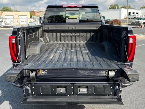 Used 2024 GMC Sierra 2500 Denali Ultimate image 12