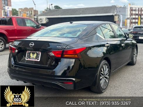 Used 2024 Nissan Altima 2.5 SV FWD image 3