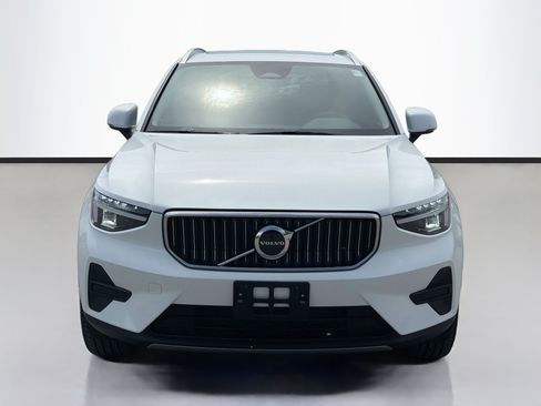 Used 2025 Volvo XC40 B5 Core AWD/4WD image 8