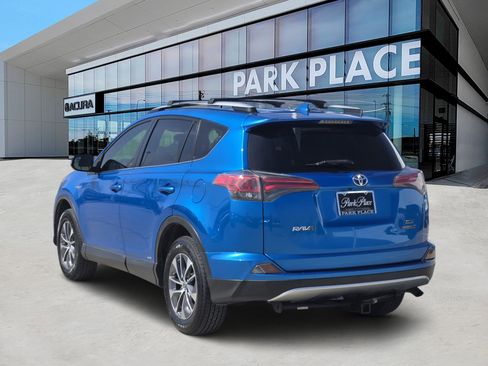 Used 2016 Toyota RAV4 XLE image 4