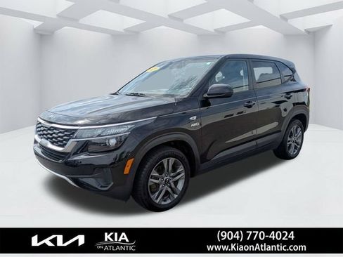 Used 2021 Kia Seltos LX AWD/4WD image 7