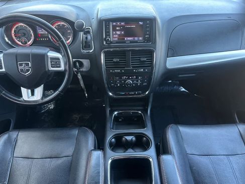 Used 2019 Dodge Grand Caravan GT FWD image 3