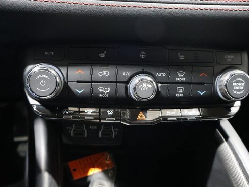 Used 2023 Dodge Durango GT image 28