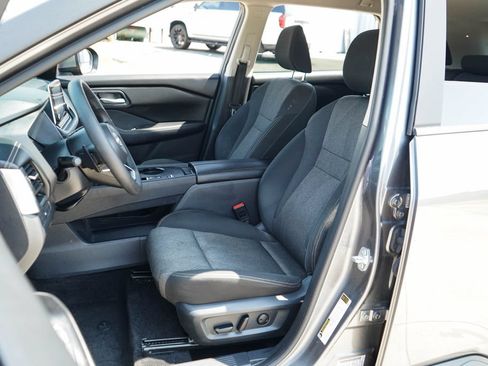 Used 2024 Nissan Rogue SV FWD image 7