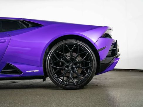Used 2021 Lamborghini Huracan EVO RWD image 13