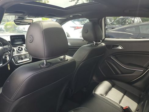 Used 2020 Mercedes-Benz GLA 250 4MATIC w/ Convenience Package image 14