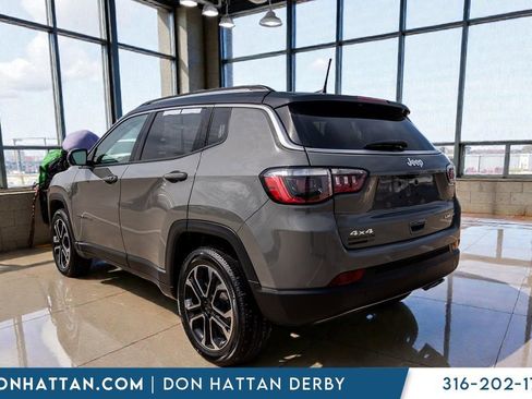 Used 2022 Jeep Compass Limited AWD/4WD image 26