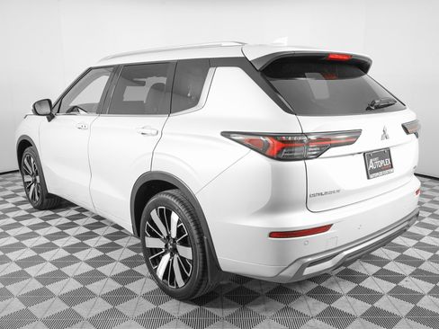 Used 2025 Mitsubishi Outlander SEL image 5