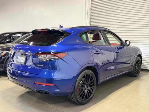 Used 2021 Maserati Levante image 14