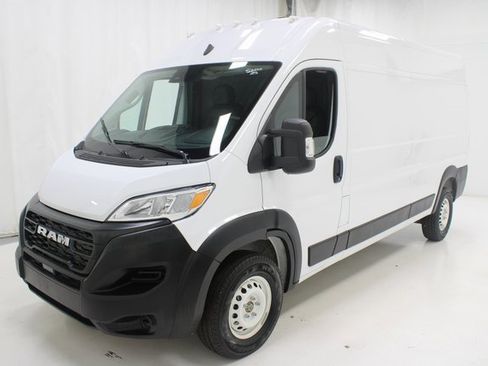 Used 2025 RAM ProMaster 2500 w/ Storage Group image 19