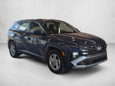 Used 2025 Hyundai Tucson SE FWD image 3