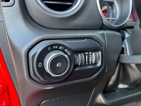 Used 2022 Jeep Wrangler Unlimited Sahara w/ LED Lighting Group image 19