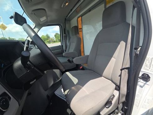 Used 2023 Ford E-450 and Econoline 450 Super Duty RWD image 21
