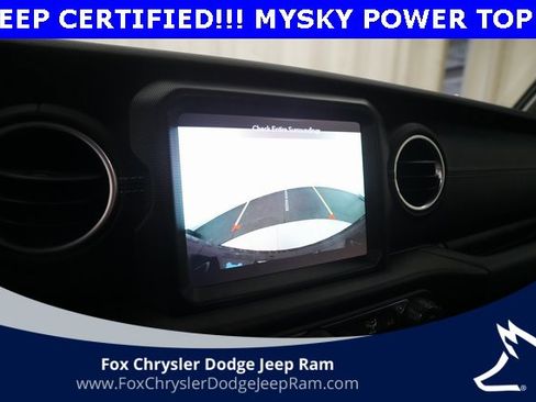 Used 2023 Jeep Wrangler Unlimited Sahara w/ Cold Weather Group image 19