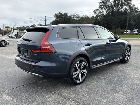 New 2026 Volvo V60 B5 Cross Country Plus w/ Protection Package Premier image 5