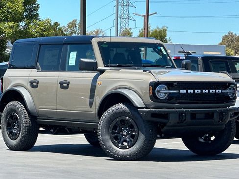 New 2026 Ford Bronco Badlands AWD/4WD image 2