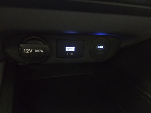 Used 2024 Hyundai Elantra SEL image 27