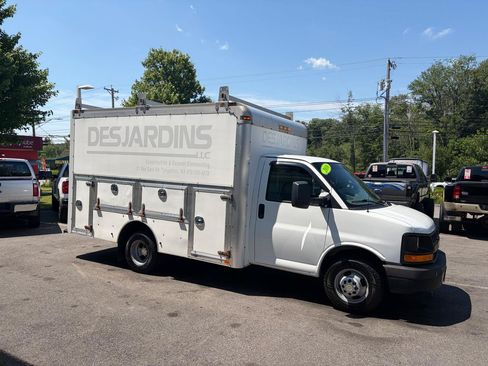 Used 2016 Chevrolet Express 3500 RWD image 5