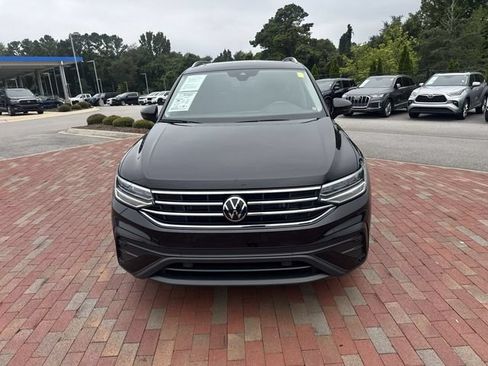 Used 2023 Volkswagen Tiguan SE FWD image 31