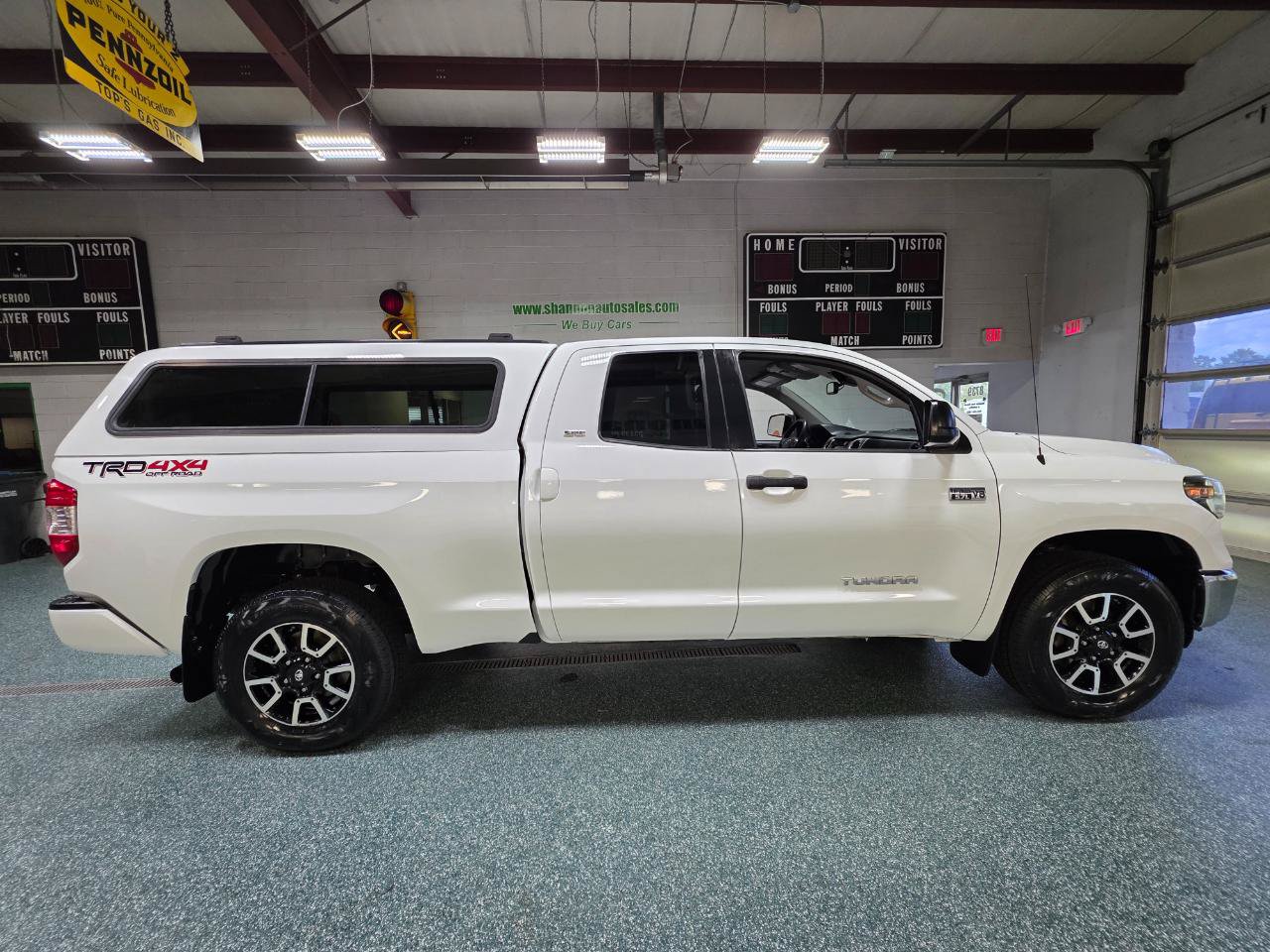 Used 2019 Toyota Tundra SR5 w/ TRD Off Road Package AWD/4WD image 5