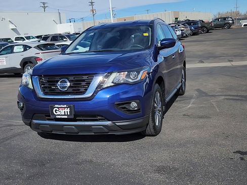 Used 2020 Nissan Pathfinder SV w/ Cargo Package image 4