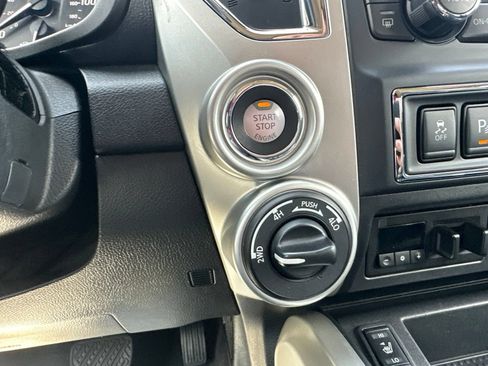 Used 2021 Nissan Titan SV w/ SV Convenience Package AWD/4WD image 57