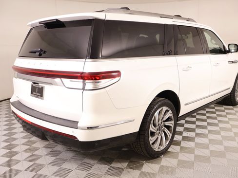 Used 2023 Lincoln Navigator L Reserve AWD/4WD image 23