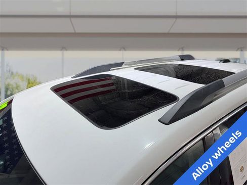 Used 2017 GMC Acadia SLT image 11