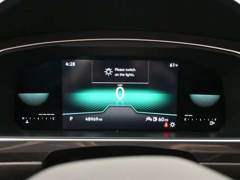 Used 2022 Volkswagen Tiguan SE R-Line image 20