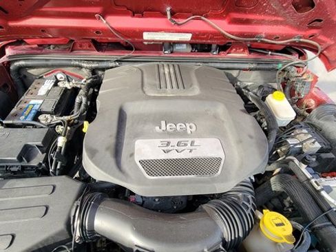 Used 2012 Jeep Wrangler Unlimited Sport image 18