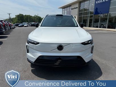 New 2025 Volvo EX90 Plus