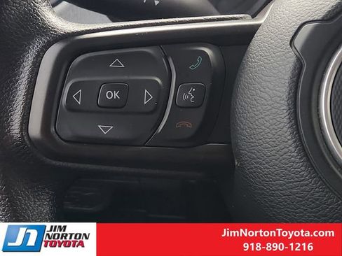 Used 2025 Jeep Wrangler Sport image 29