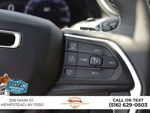 Used 2025 Jeep Grand Cherokee Altitude AWD/4WD image 16